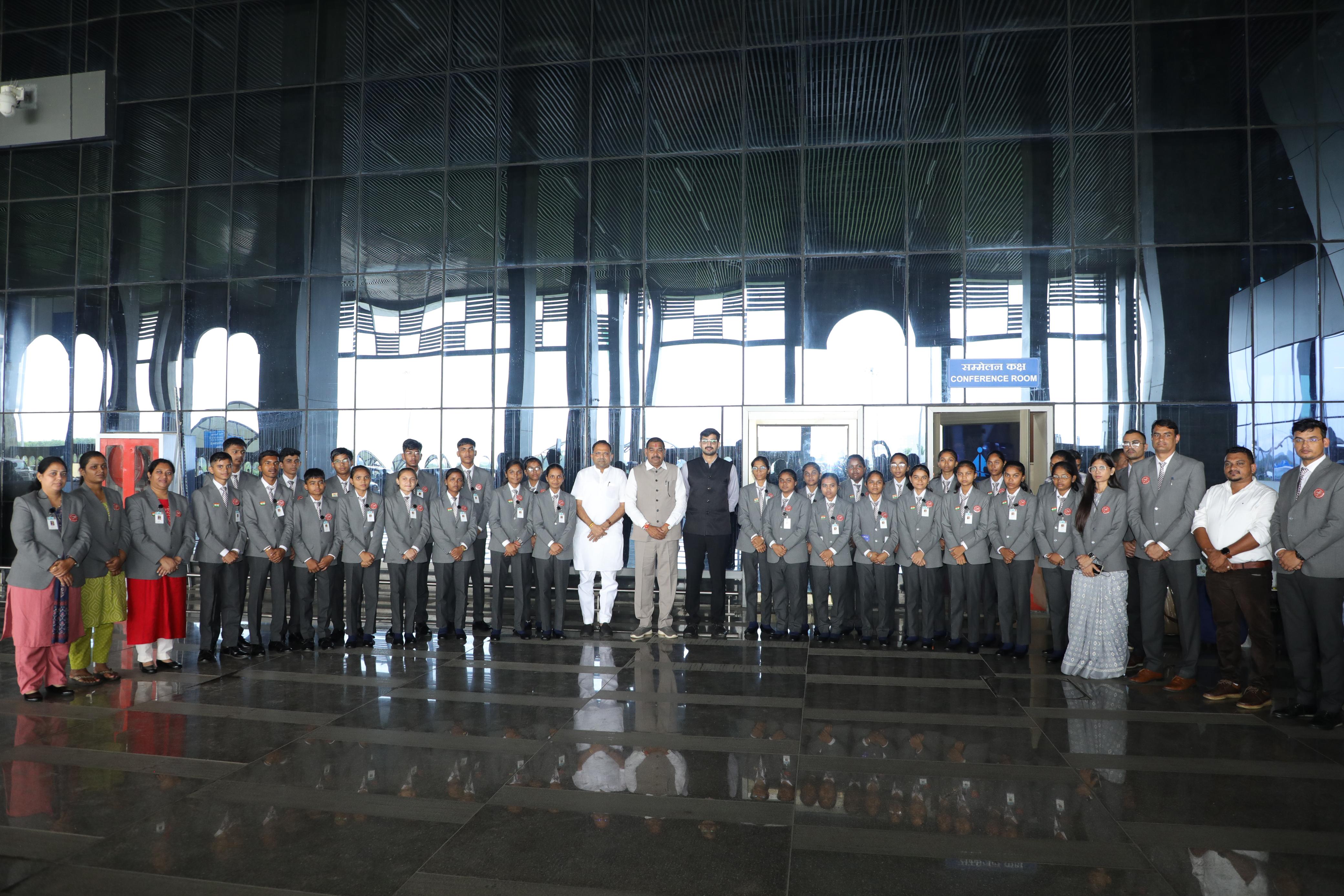 ISROની મુલાકાત લઈ તાપી જિલ્લાના બાળકો પરત આવ્યા